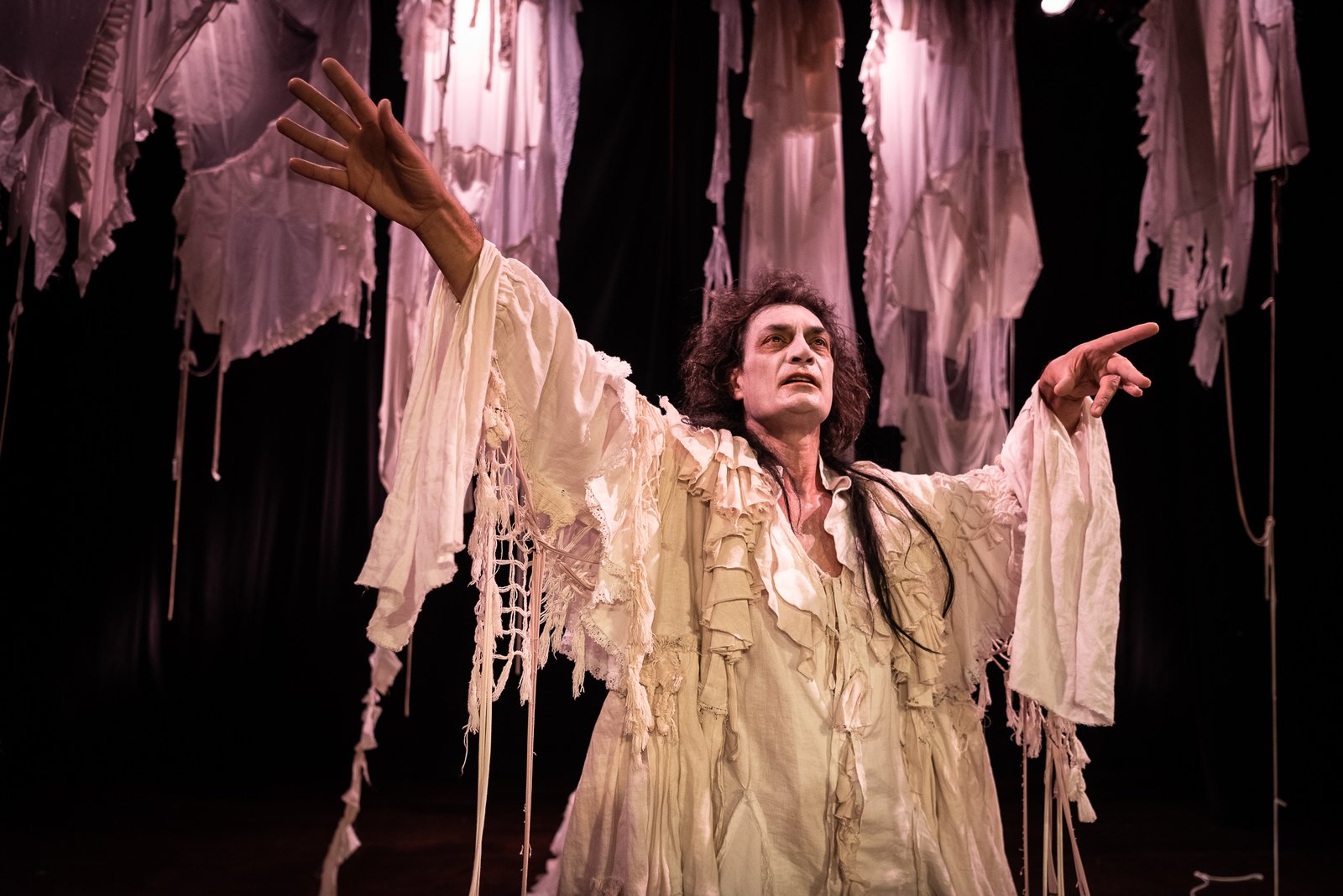 Saudade - É uma brecha no vazio do tempo, por Bob Sousa