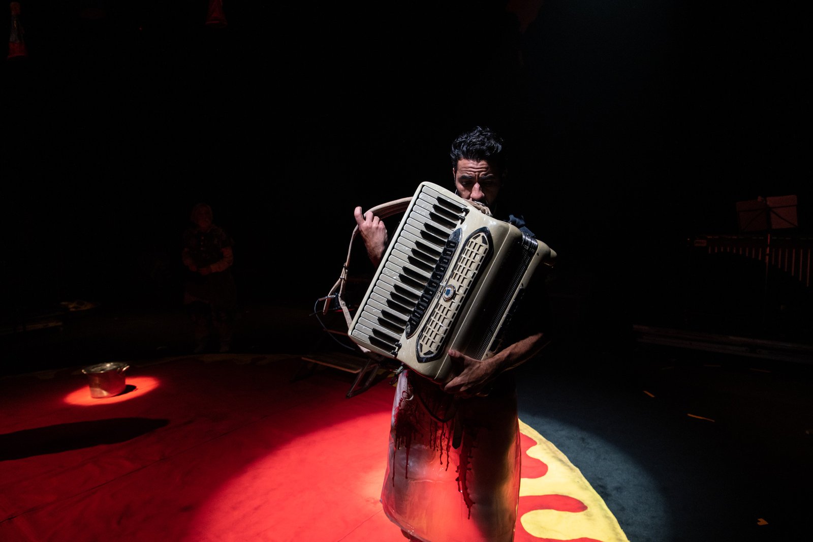 O que nos mantém vivos?, por Bob Sousa