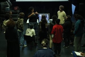 Fotografia colorida da turma de sonoplastia com Allyne Cassini