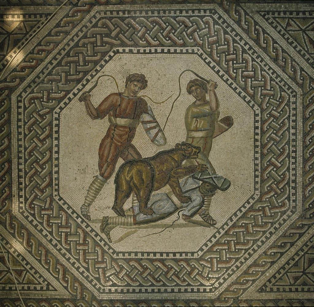Urso devorando um criminoso. Mosaico romano