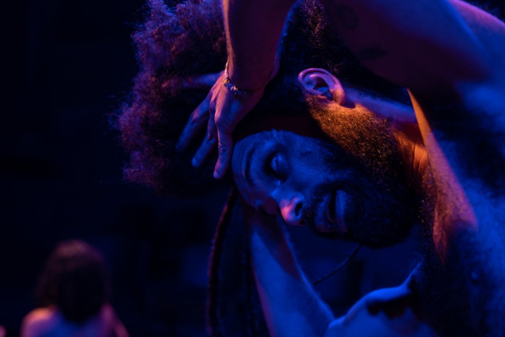 O que meu corpo nu te conta?, por Bob Sousa