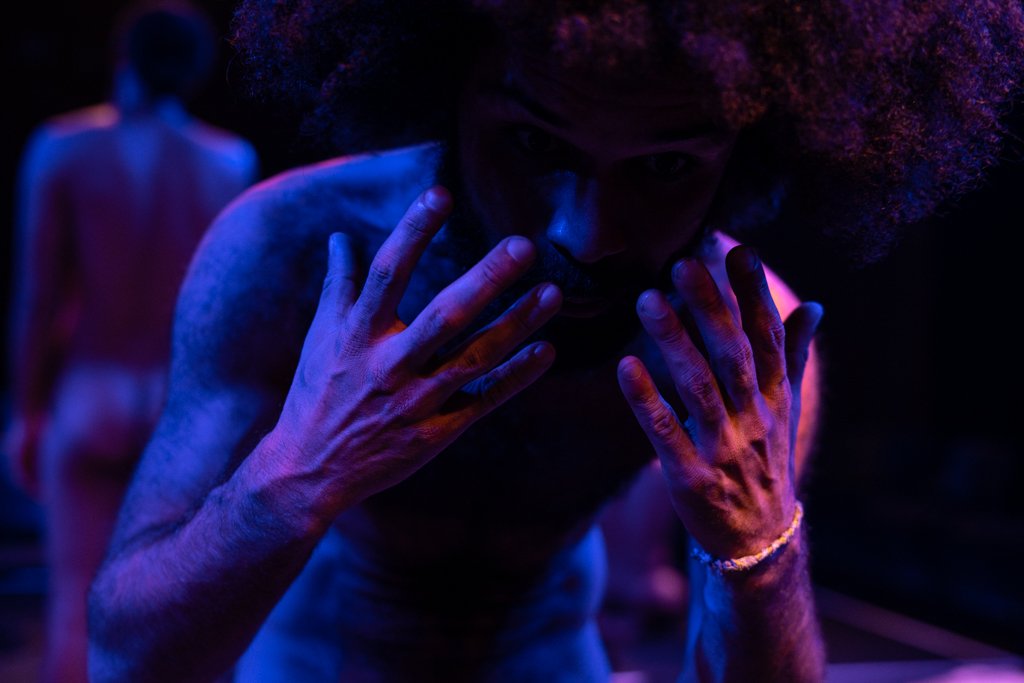 O que meu corpo nu te conta?, por Bob Sousa