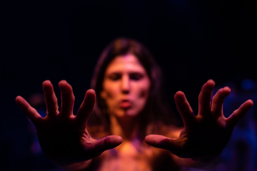 O que meu corpo nu te conta?, por Bob Sousa