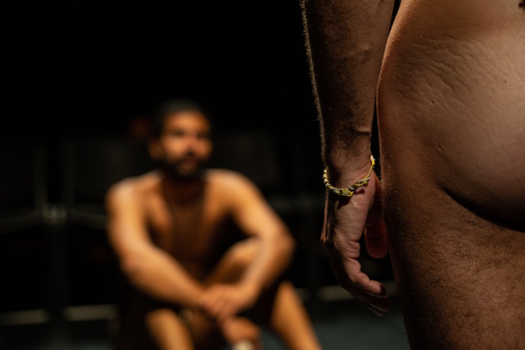 O que meu corpo nu te conta?, por Bob Sousa