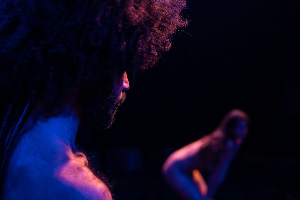 O que meu corpo nu te conta?, por Bob Sousa