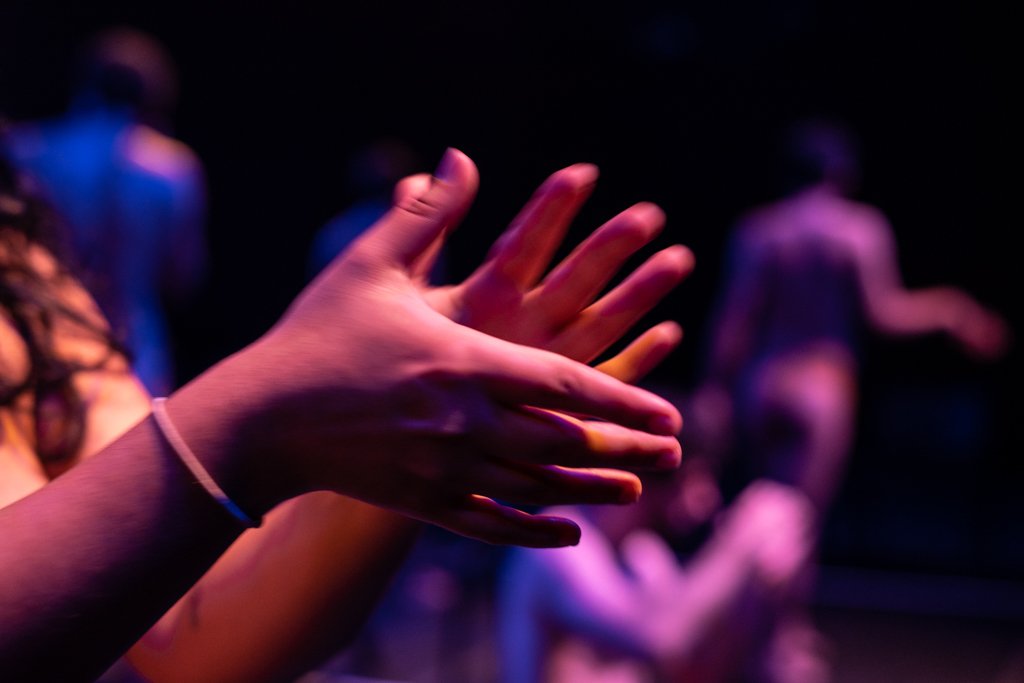 O que meu corpo nu te conta?, por Bob Sousa