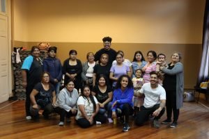 Fotografia colorida dos participantes da oficina do Programa Oportunidade em parceria com a Amilv