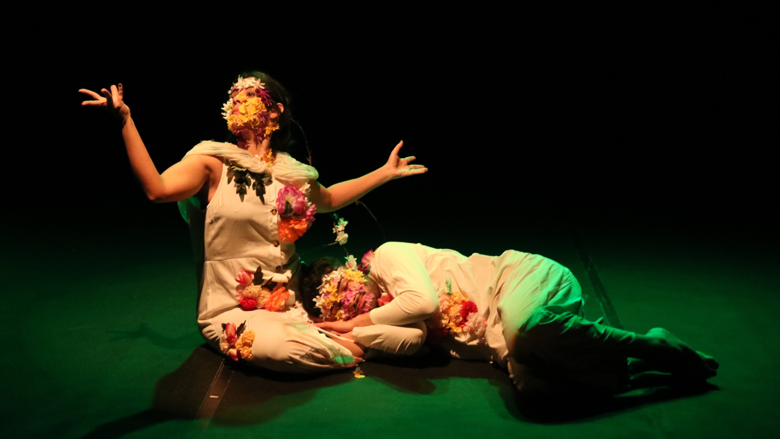 Fotografia de Lilian Prado e Pablo Sebástian no espetáculo Forquilha