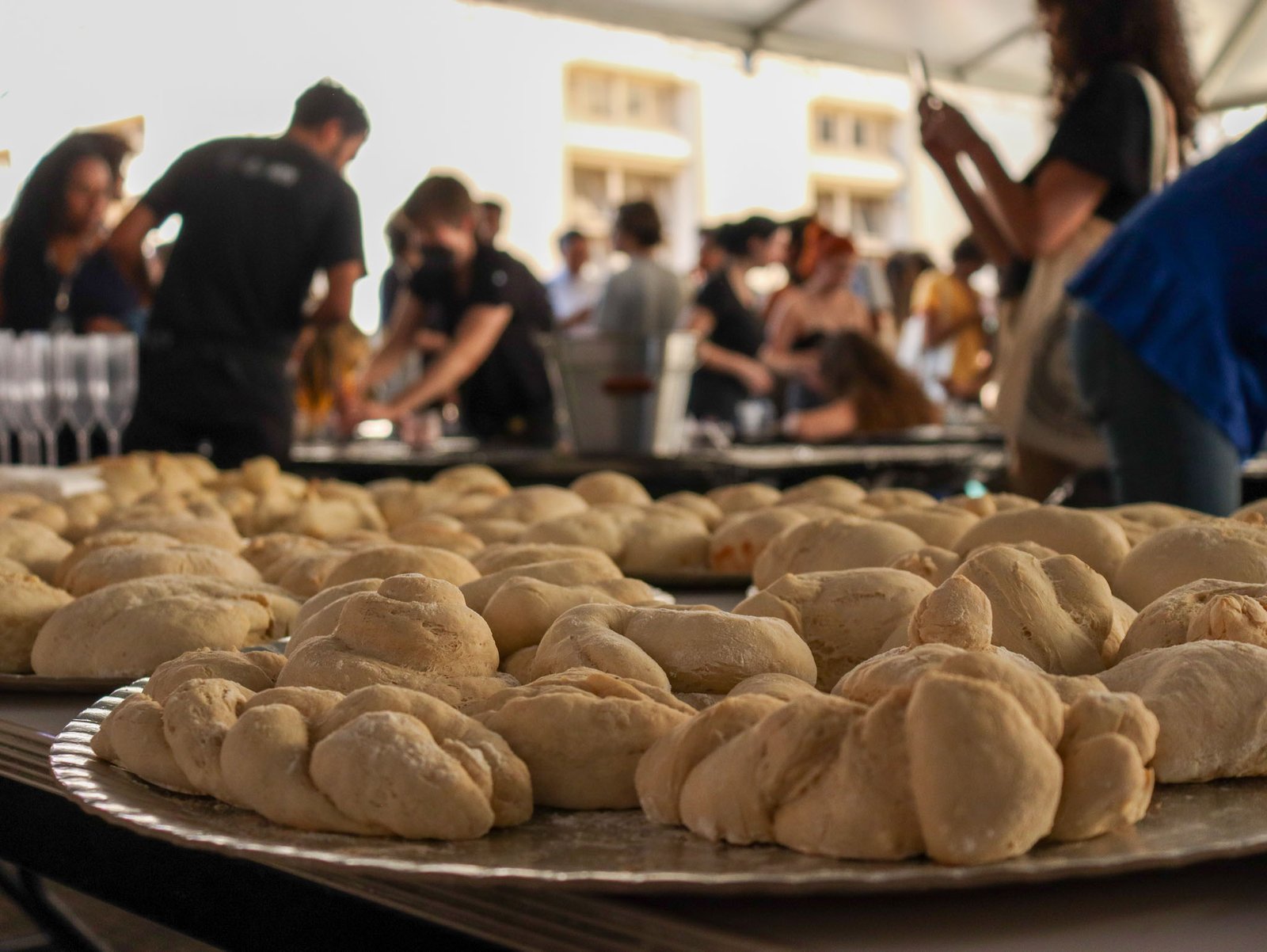 Fotografia colorida em plano médio da abertura do semestre