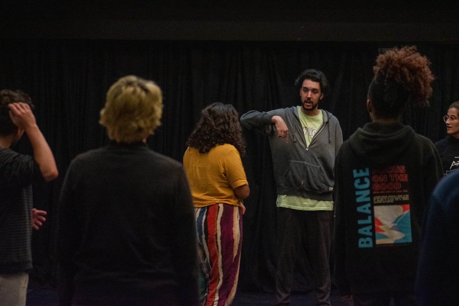 Foto colorida Oficina "Jogos de encruzilhada: Tempo, Deslocamento e Expansão".