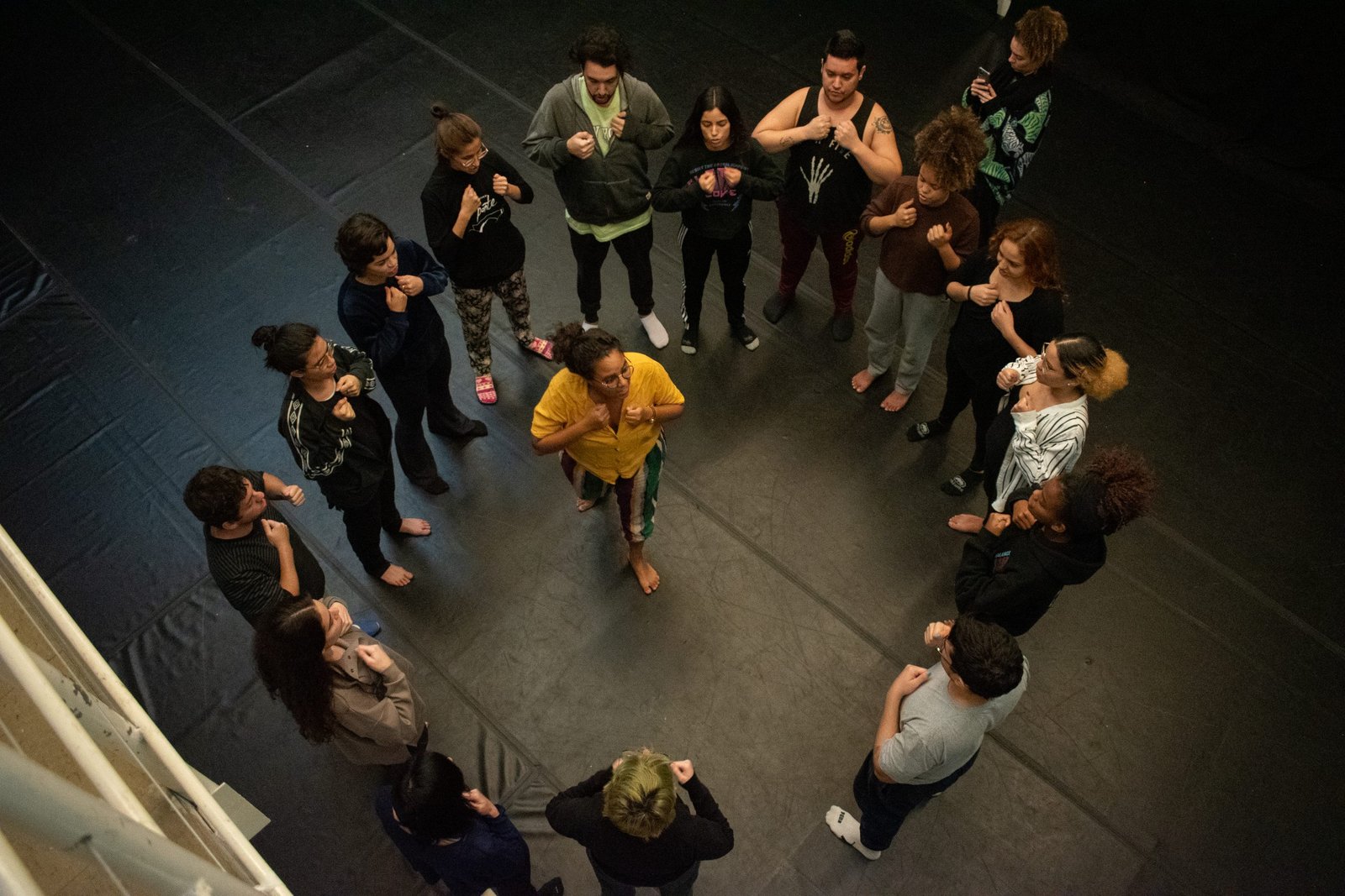Foto colorida Oficina "Jogos de encruzilhada: Tempo, Deslocamento e Expansão".