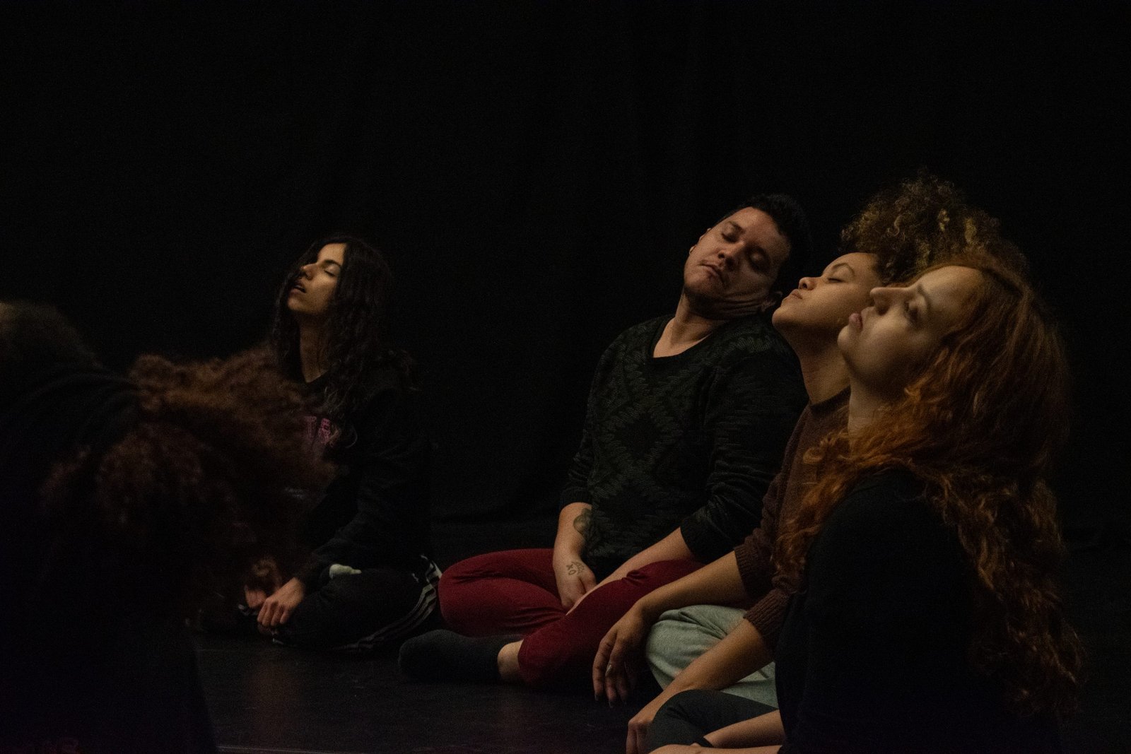 Foto colorida Oficina "Jogos de encruzilhada: Tempo, Deslocamento e Expansão".