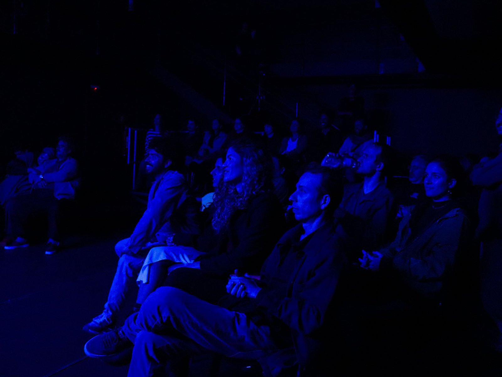 Fotografia colorida em plano geral de show