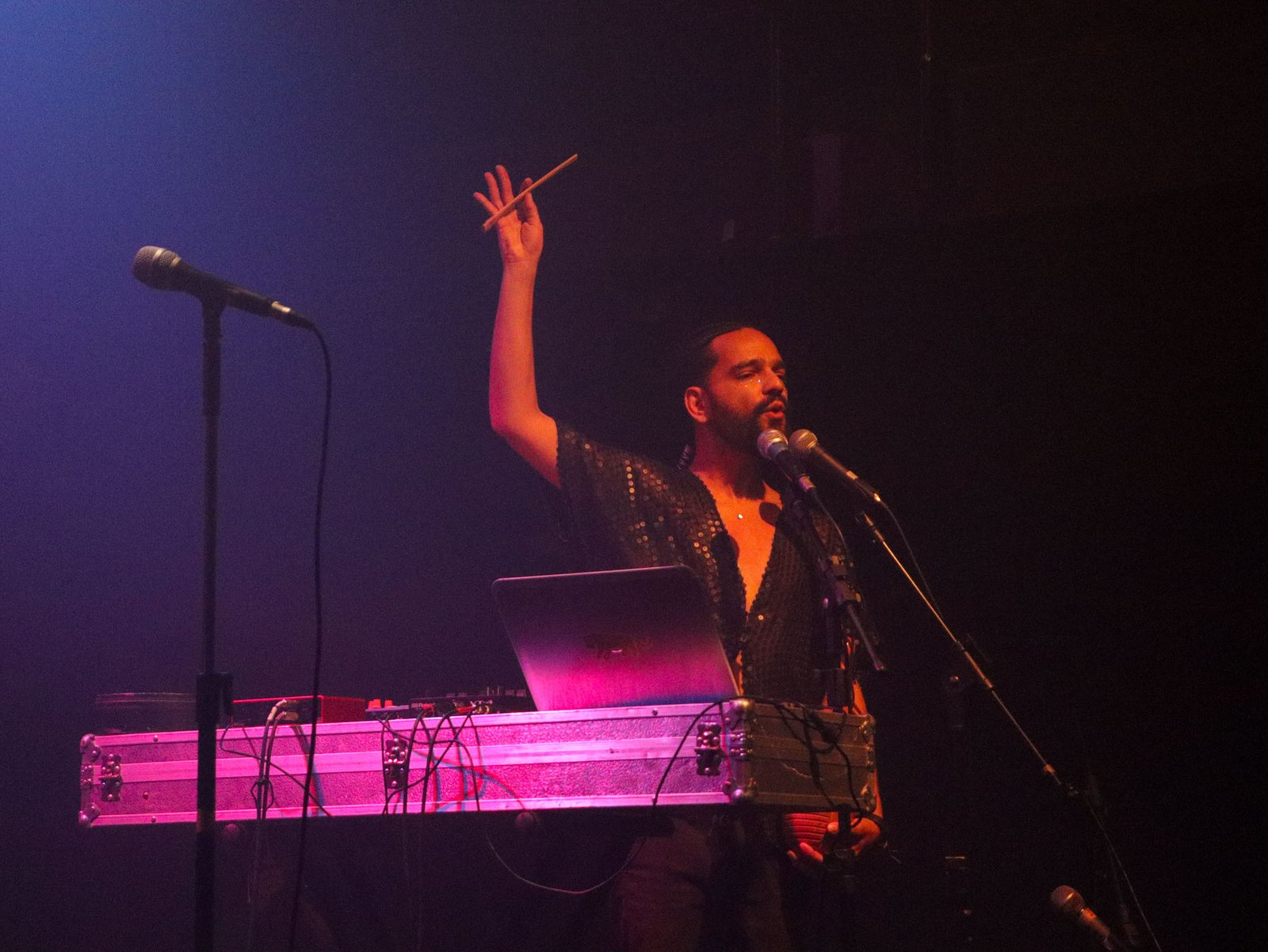 Fotografia colorida em plano americano de show