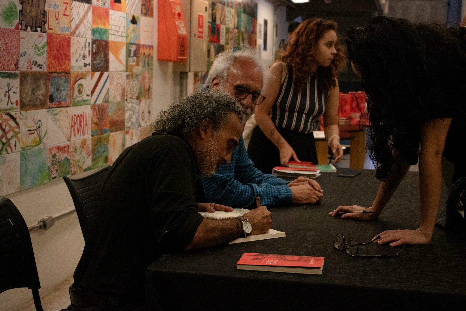 Fotografia Colorida Lançamento do livro traduzido "Cartas de Rodez" de Antonin Artaud pela editora Iluminuras na Unidade Roosvelt