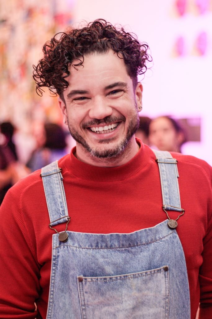 O ator Thiago Mendonça