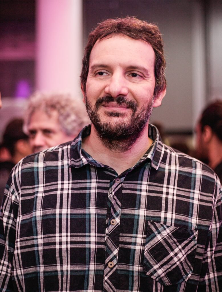 Marcio Aquiles, coordenador de projetos internacionais da SP Escola de Teatro e um dos organizadores do livro.