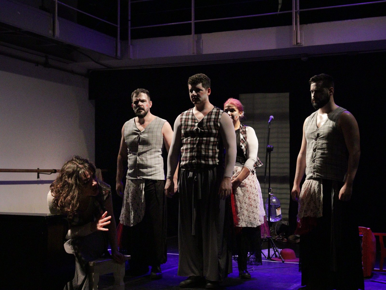 Fotografia Colorida Espetáculo "Aqui Não É Moscou" da Cia. Cia Grite de Teatro no quarto dia do Festival Satyrianas 2023