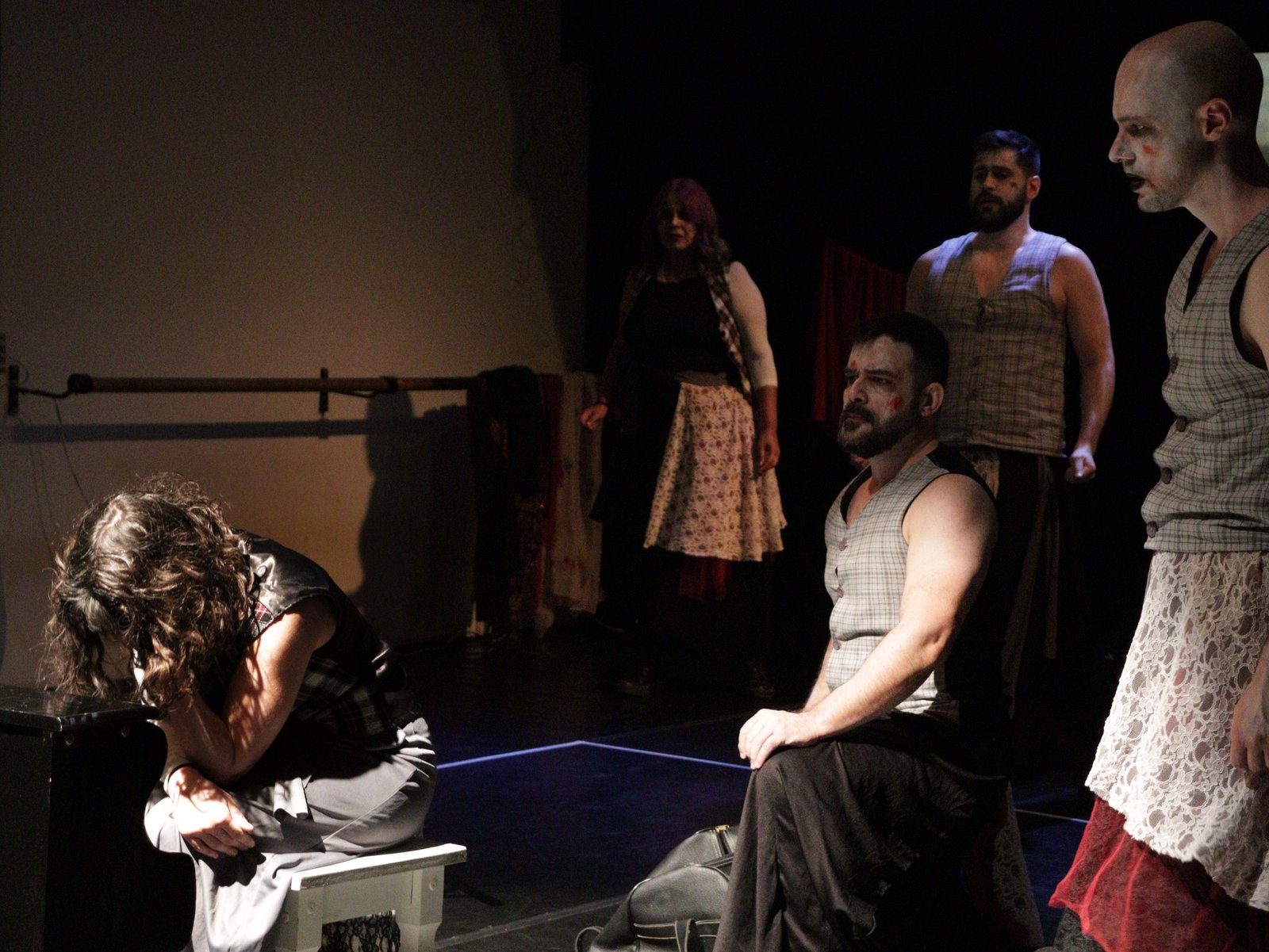 Fotografia Colorida Espetáculo "Aqui Não É Moscou" da Cia. Cia Grite de Teatro no quarto dia do Festival Satyrianas 2023