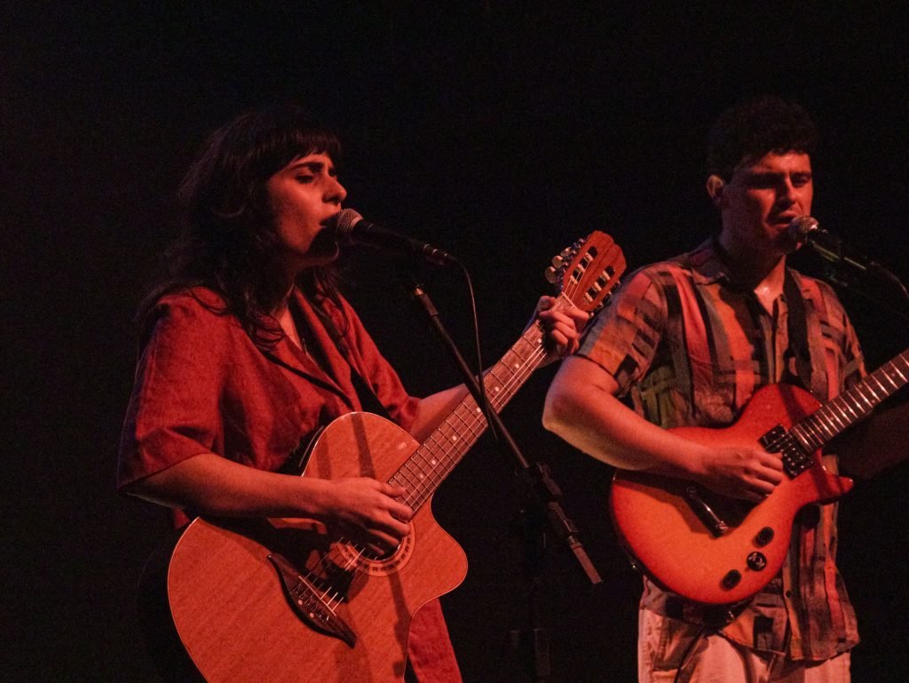 Fotografia Colorida de SP Música: Show "Enquanto os homens dormem" de Clara Castro e Nathan Itaborahy na Roosvelt