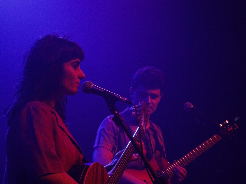 Fotografia Colorida de SP Música: Show "Enquanto os homens dormem" de Clara Castro e Nathan Itaborahy na Roosvelt