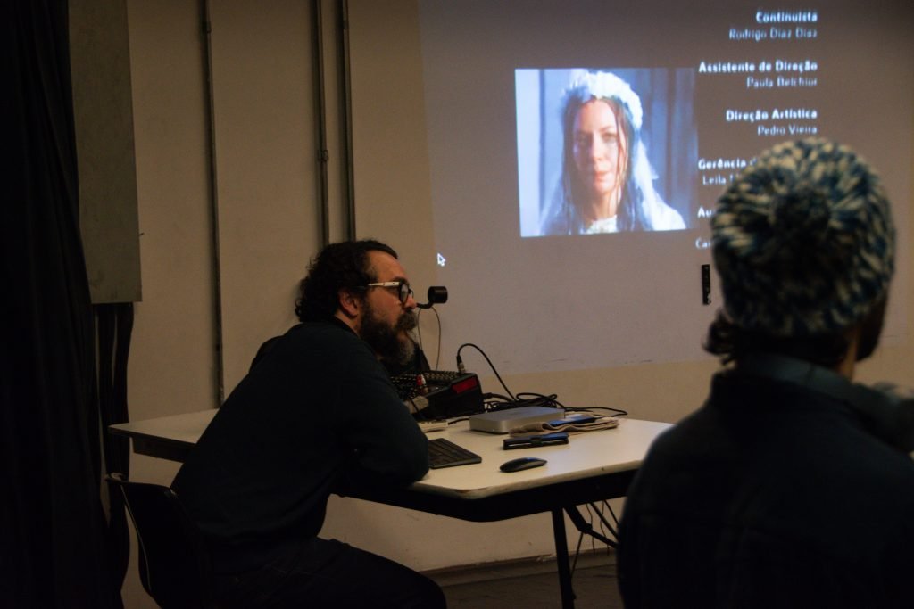 Fotografia colorida de ELA: Curso de trilha sonora para cinema com Marcello Amalfi na Roosevelt