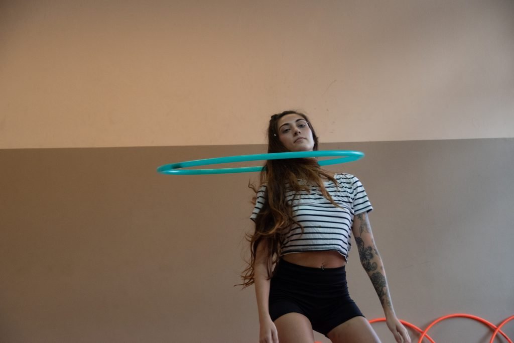 Fotografia colorida de curso de Manipulação e Criação de Bambolê Circense com Pipa Luke no Brás