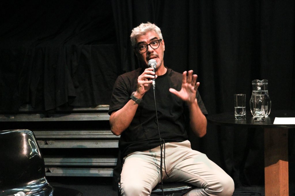 Mesa “Marketing Cultural e Redes Sociais no Teatro” teve a presença do fotografo Bob Souza. (Foto: Arquivo SP.)