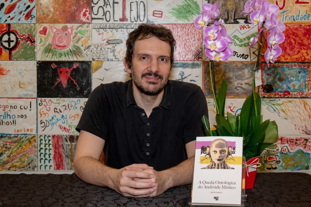 Lançamento do livro “A queda ontológica do androide místico”, de Marcio Aquiles, na unidade Roosevelt da SP Escola de Teatro. (6/3/24). | Foto: Rodrigo Reis