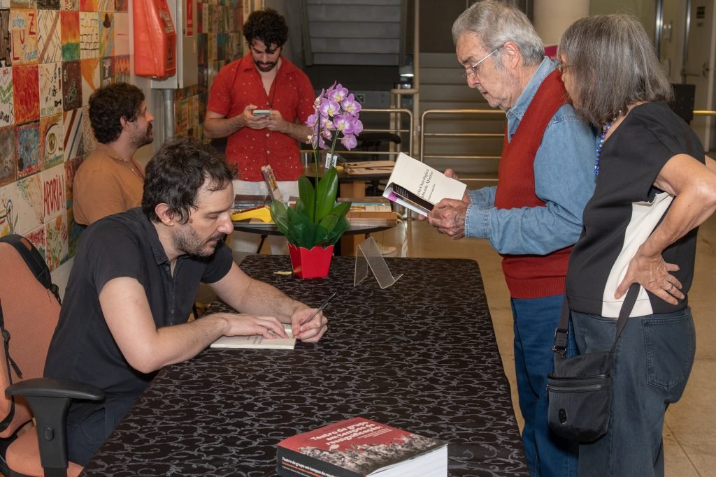 Lançamento do livro “A queda ontológica do androide místico”, de Marcio Aquiles, na unidade Roosevelt da SP Escola de Teatro. (6/3/24). | Foto: Rodrigo Reis