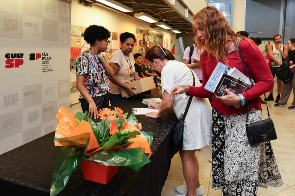 Lançamento do livro Entre Almanach 2024