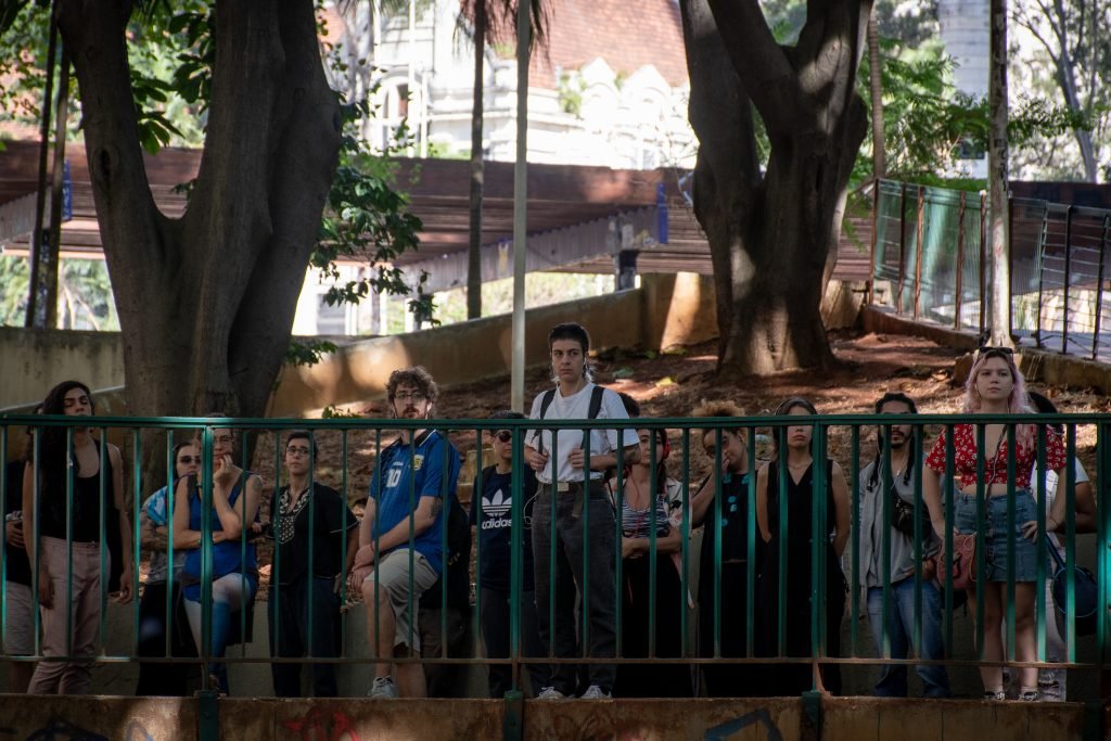 Audiotour, atividade dos estudantes de Sonoplastia da SP Escola de Teatro, com Tâmara David e Sandra X. (22/6/2024). | Foto: Rodrigo Reis