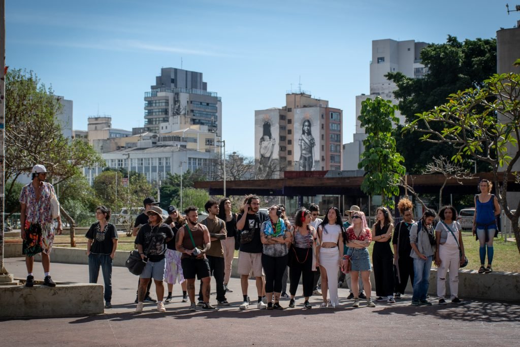 Audiotour, atividade dos estudantes de Sonoplastia da SP Escola de Teatro, com Tâmara David e Sandra X. (22/6/2024). | Foto: Rodrigo Reis