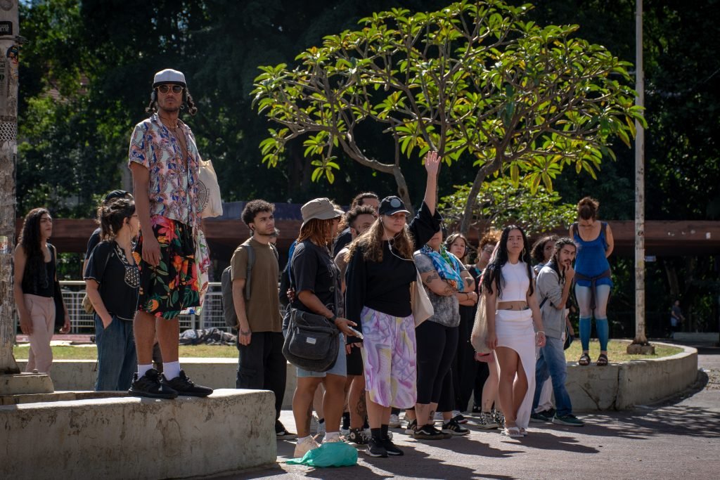 Audiotour, atividade dos estudantes de Sonoplastia da SP Escola de Teatro, com Tâmara David e Sandra X. (22/6/2024). | Foto: Rodrigo Reis