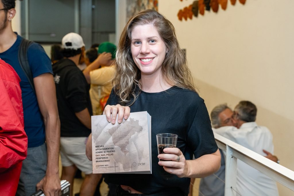 Lançamento do livro “Breves Apontamentos Sobre o Teatro Das_Nas_Pelas_Periferias”, com organização de Alexandre Mate e editoração do Selo Lucias. Na SP Escola de Teatro. (19/06/2024). | Foto por @AndreStefano