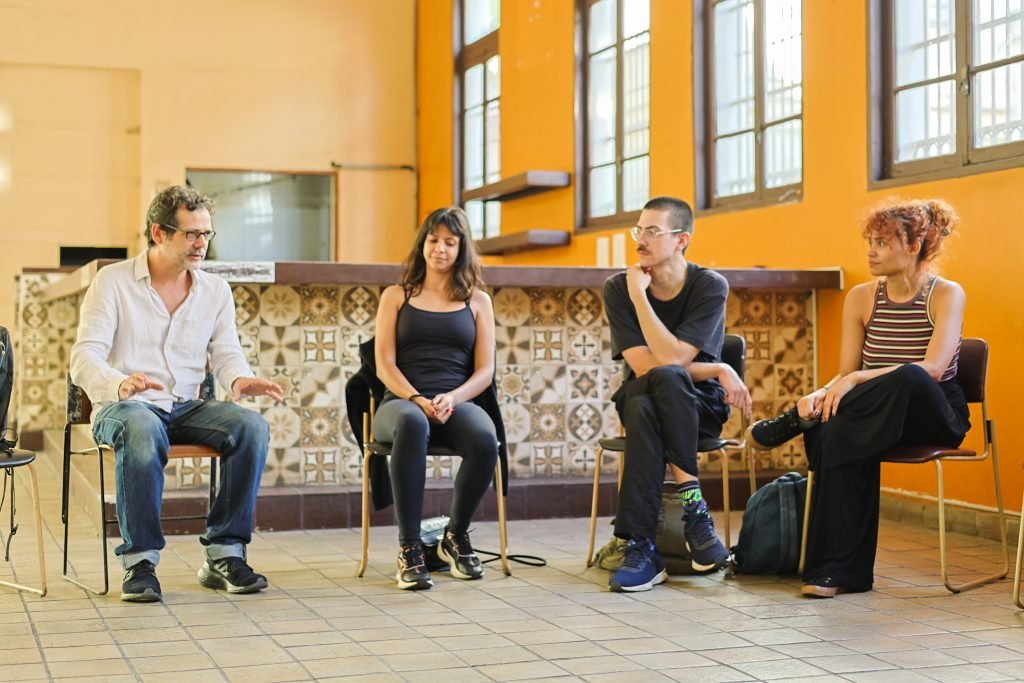 Aula inaugural do curso Hamlet, Oficina da Loucura e Outras Logicas, no centro cultural Oswald de Andrade. (11/06/2024). | Foto: Clara Silva.