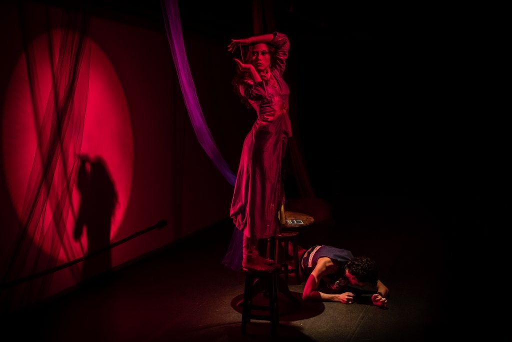 Apresentação no segundo dia da Mostra de Microcenas dos estudantes de Direção da SP Escola de Teatro. (25/5/2024). | Foto: Rodrigo Reis