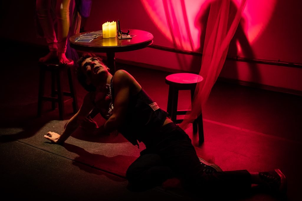 Apresentação no segundo dia da Mostra de Microcenas dos estudantes de Direção da SP Escola de Teatro. (25/5/2024). | Foto: Rodrigo Reis