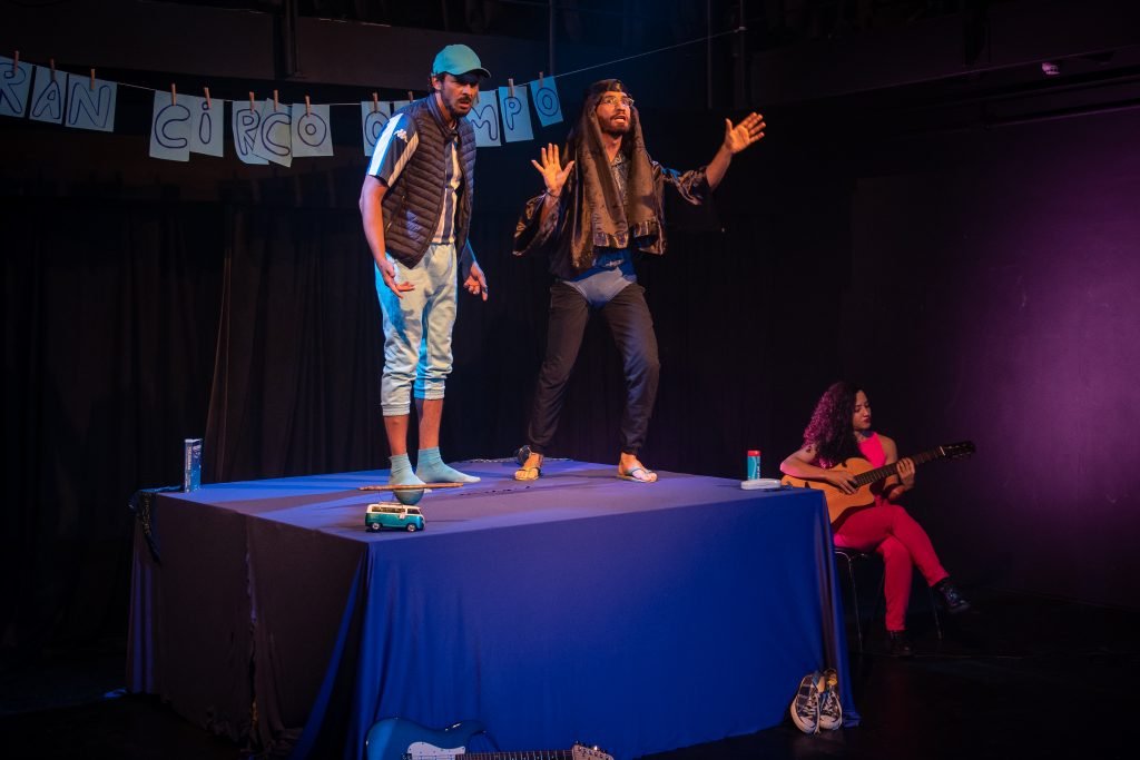 Apresentação no segundo dia da Mostra de Microcenas dos estudantes de Direção da SP Escola de Teatro. (25/5/2024). | Foto: Rodrigo Reis