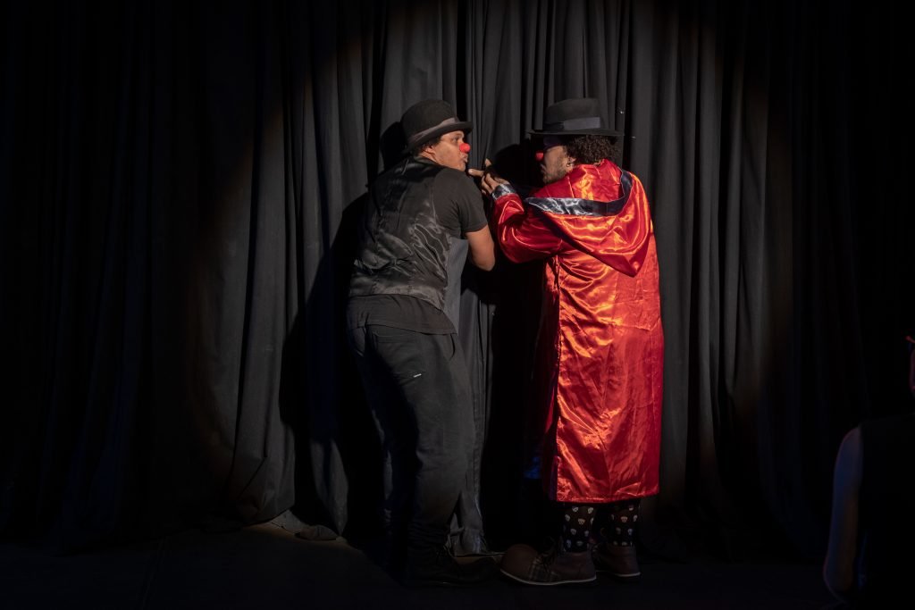 Apresentação no segundo dia da Mostra de Microcenas dos estudantes de Direção da SP Escola de Teatro. (25/5/2024). | Foto: Rodrigo Reis