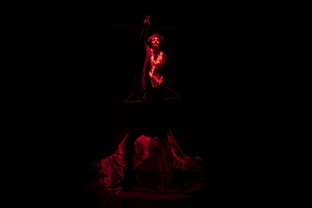 Apresentação no segundo dia da Mostra de Microcenas dos estudantes de Direção da SP Escola de Teatro. (25/5/2024). | Foto: Rodrigo Reis