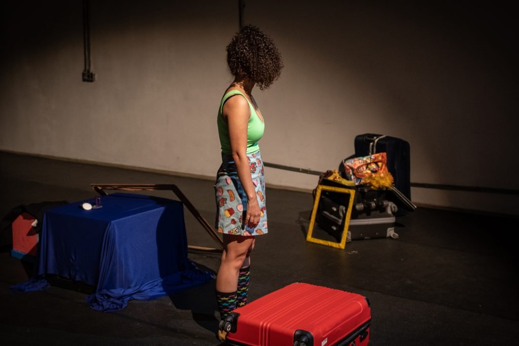 Apresentação no segundo dia da Mostra de Microcenas dos estudantes de Direção da SP Escola de Teatro. (25/5/2024). | Foto: Rodrigo Reis