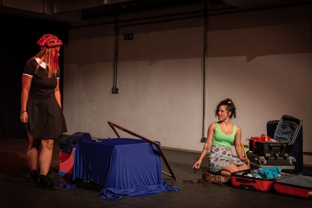 Apresentação no segundo dia da Mostra de Microcenas dos estudantes de Direção da SP Escola de Teatro. (25/5/2024). | Foto: Rodrigo Reis