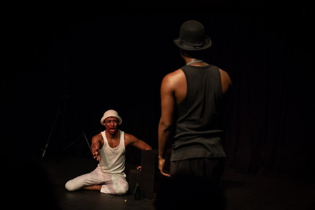 Apresentação no segundo dia da Mostra de Microcenas dos estudantes de Direção da SP Escola de Teatro. (25/5/2024). | Foto: Rodrigo Reis