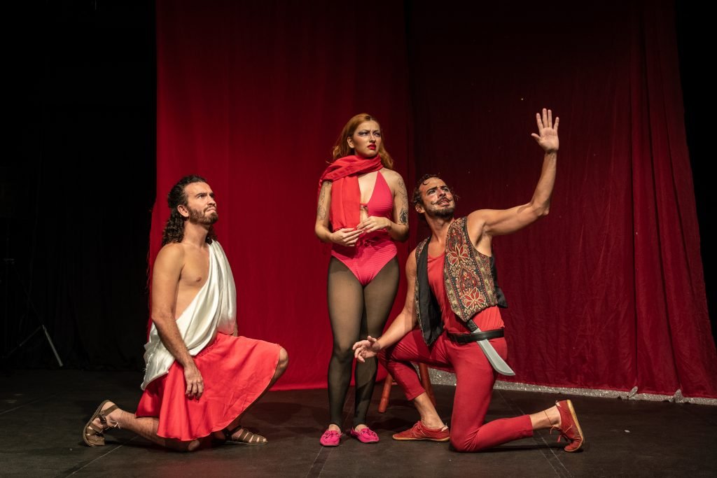 Apresentação no segundo dia da Mostra de Microcenas dos estudantes de Direção da SP Escola de Teatro. (25/5/2024). | Foto: Rodrigo Reis