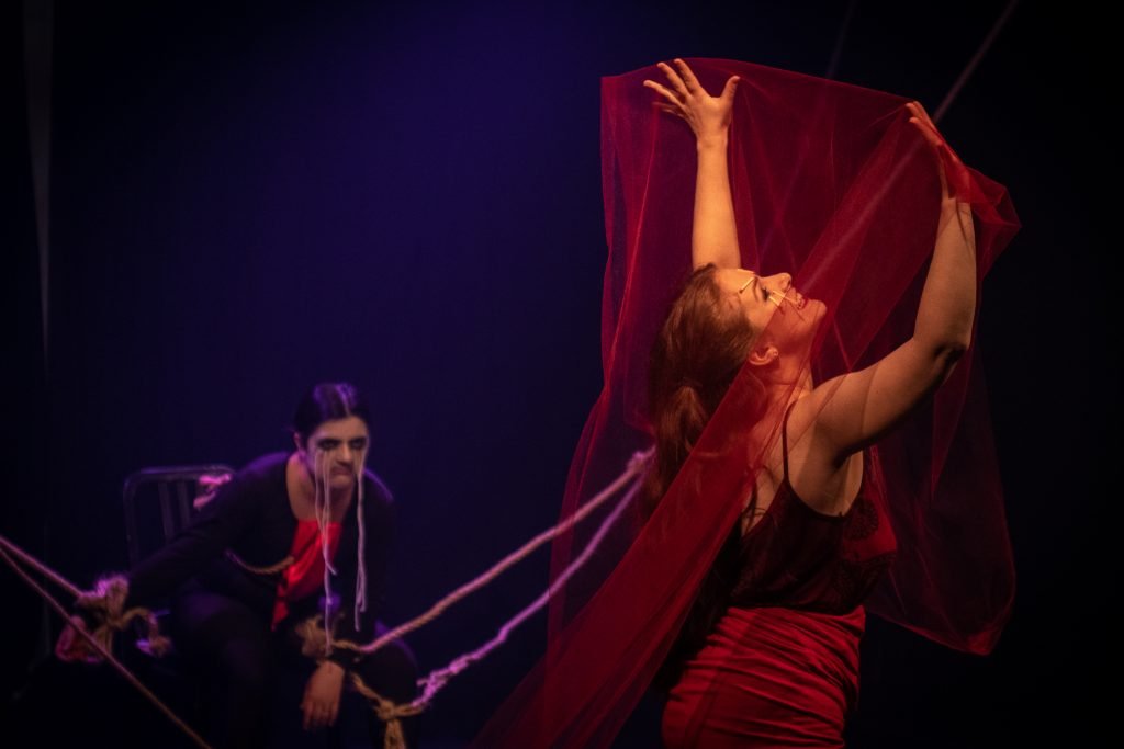 Apresentação no segundo dia da Mostra de Microcenas dos estudantes de Direção da SP Escola de Teatro. (25/5/2024). | Foto: Rodrigo Reis
