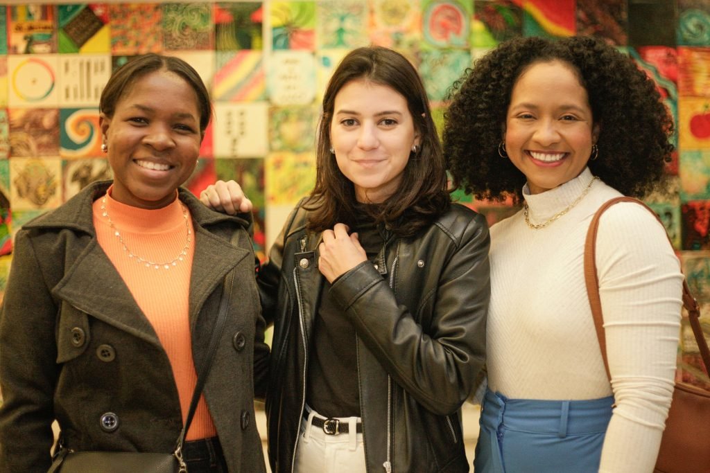 Público na peça "2 Palitos", na SP Escola de Teatro. (6/7/2024) | Foto: Rafael Marques