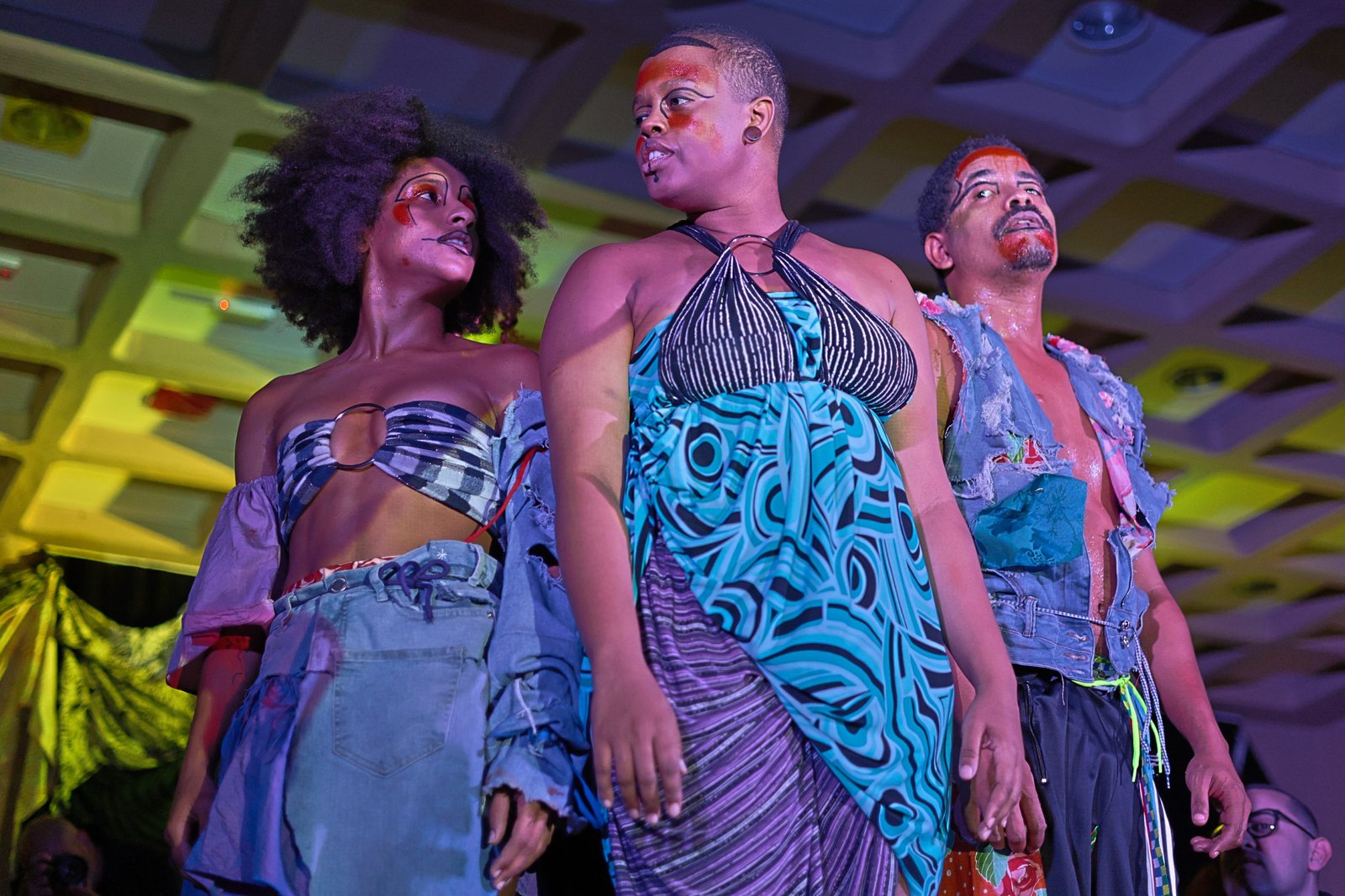 Experimento final do grupo N3 Azul, do primeiro semestre de 2024, na SP Escola de Teatro. | Foto: Clara Silva/Adaap