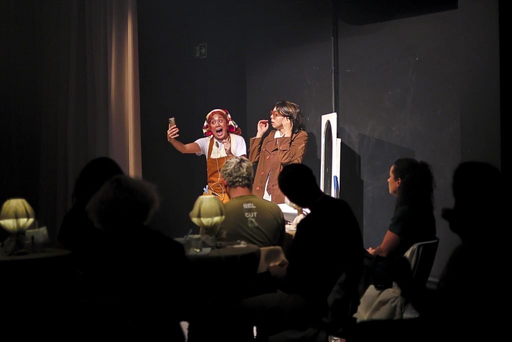 Espetáculo ”O Ralo da Fossa", na SP Escola de Teatro. (7/8/2024) | Foto: Clara Silva