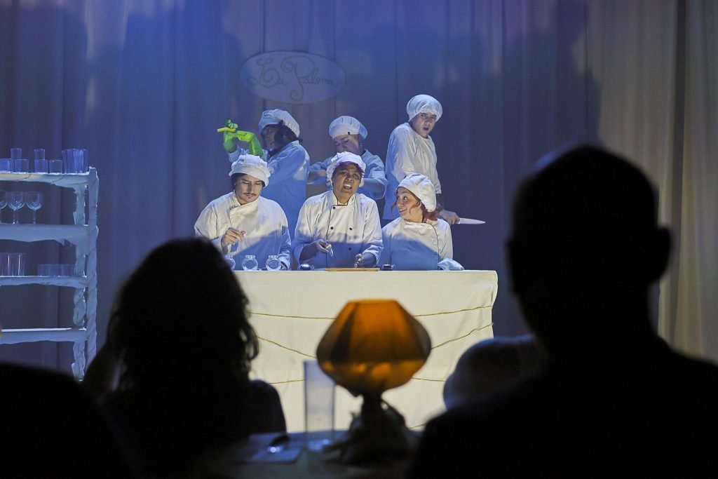 Espetáculo ”O Ralo da Fossa", na SP Escola de Teatro. (7/8/2024) | Foto: Clara Silva